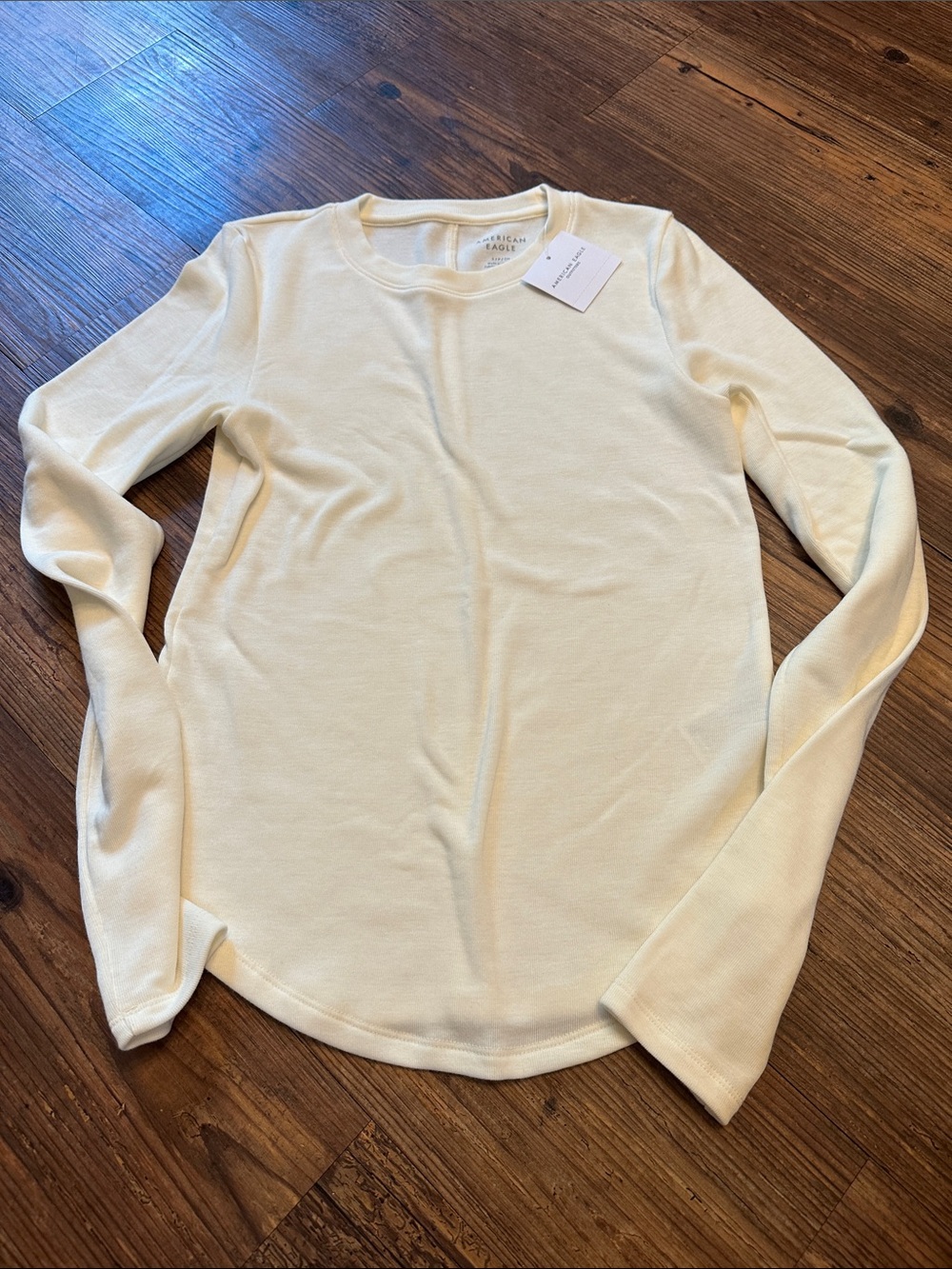 American Eagle Outfitters Ivory Long-Sleeve Crewneck Top